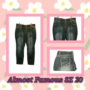 ALMOST FAMOUS LADIES JEANS SZ 20